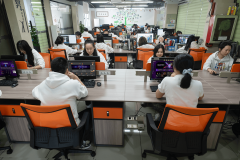 盖普遍、响应敏捷的办事收集